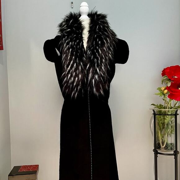 NEW Bebe Faux Fur Statement Collar Oversized Knit Shrug Draped Sweater Black Wh… - Picture 14 of 16